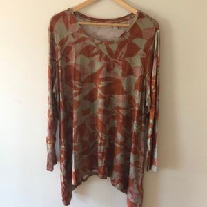 Long-sleeved floral top